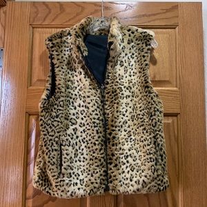 Faux fur, reversible, zipper vest